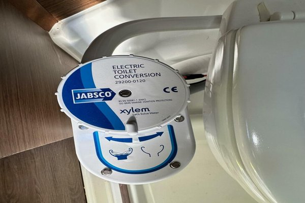 2021 Jeanneau NC 795 S2