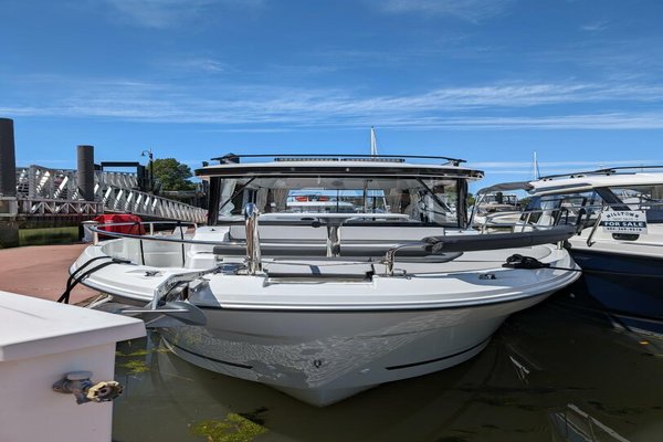 2024 Jeanneau NC 795 Sport S2