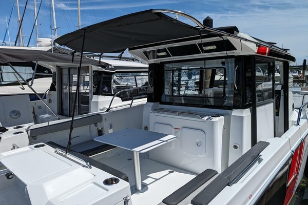 2024 Jeanneau NC 795 Sport S2