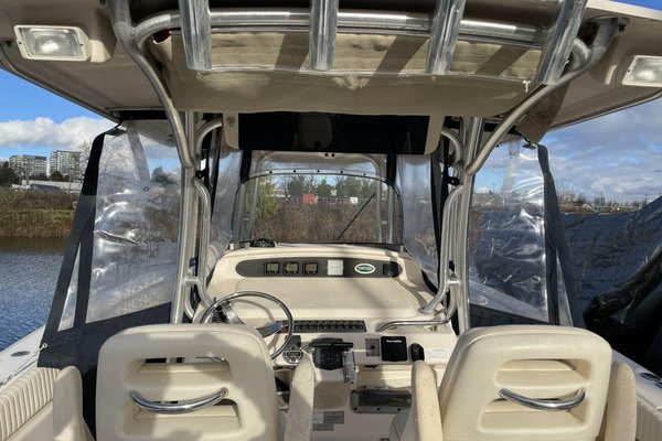 2006 Grady-White 306 Bimini