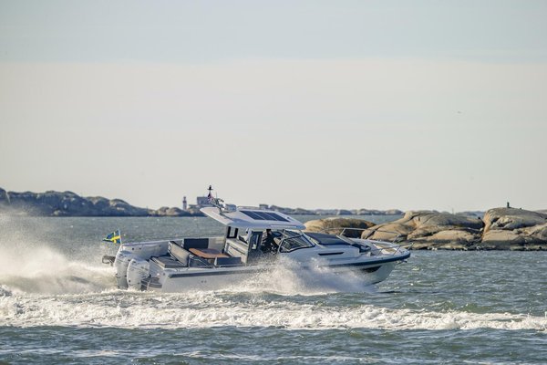 2026 Nimbus Tender 11