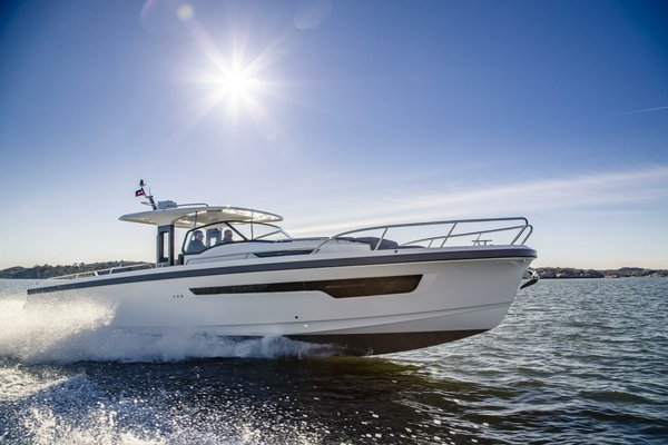 2025 Nimbus Tender 11