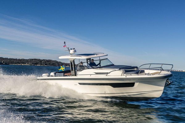 2026 Nimbus Tender 11