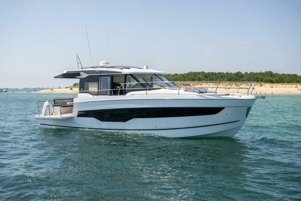 2025 Jeanneau NC 1295 Coupe