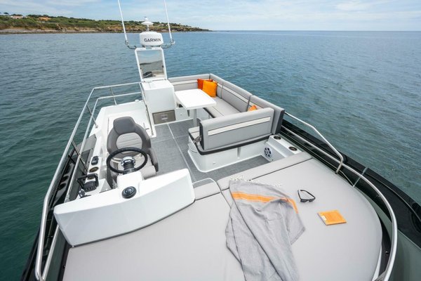 2027 Jeanneau NC 1295 Fly