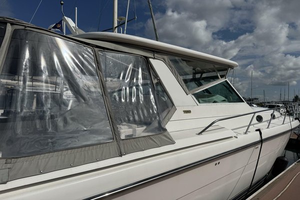 2004 Tiara Yachts 4000 Express