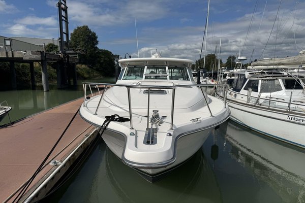 2004 Tiara Yachts 4000 Express