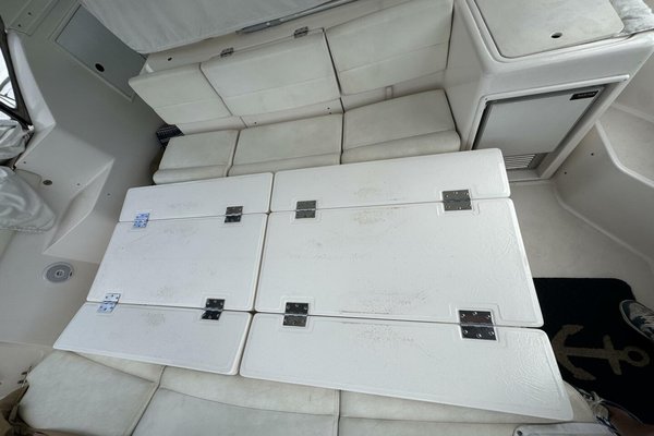 2004 Tiara Yachts 4000 Express