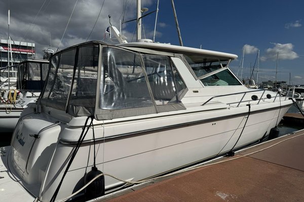 2004 Tiara Yachts 4000 Express