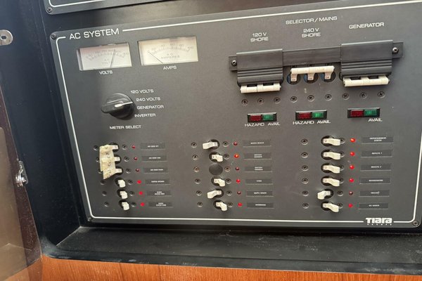 2004 Tiara Yachts 4000 Express