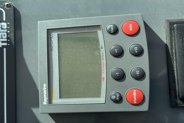 2004 Tiara Yachts 4000 Express