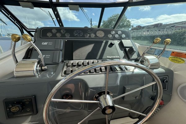 2004 Tiara Yachts 4000 Express