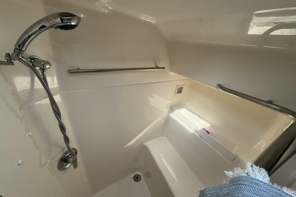 2004 Tiara Yachts 4000 Express