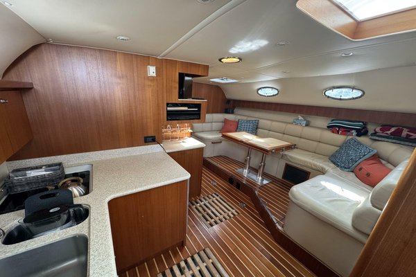 2004 Tiara Yachts 4000 Express