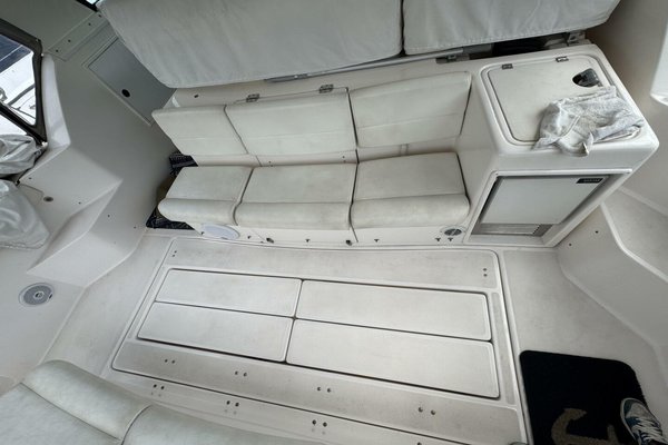 2004 Tiara Yachts 4000 Express