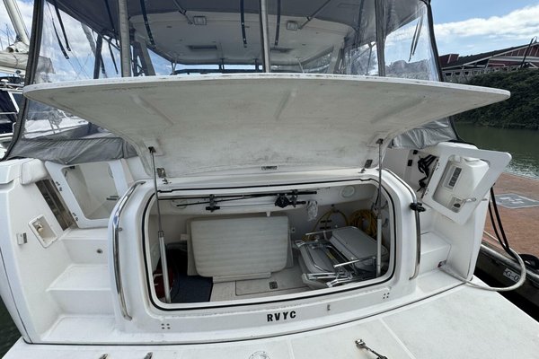 2004 Tiara Yachts 4000 Express