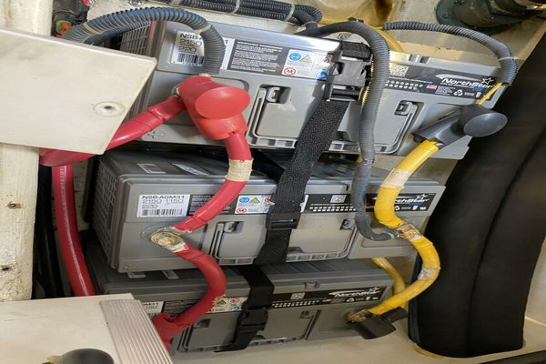 2004 Tiara Yachts 4000 Express