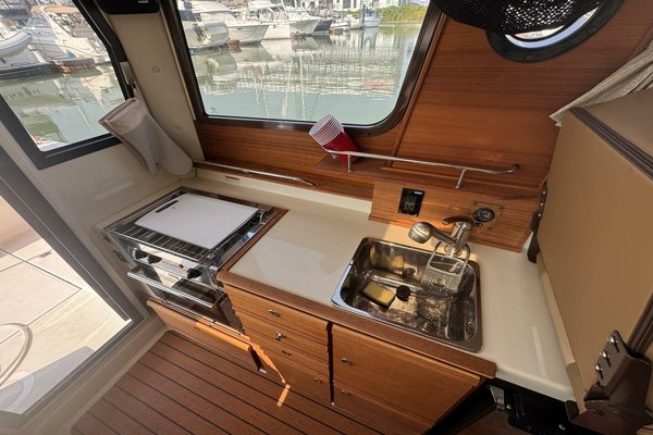2021 Ranger Tugs 