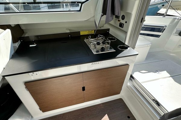 2021 Jeanneau NC 795 S2