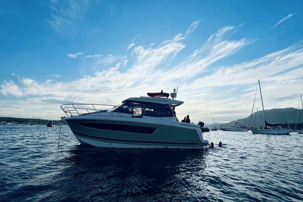 2017 Jeanneau NC 11