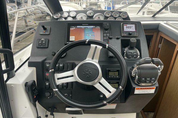 2017 Jeanneau NC 11