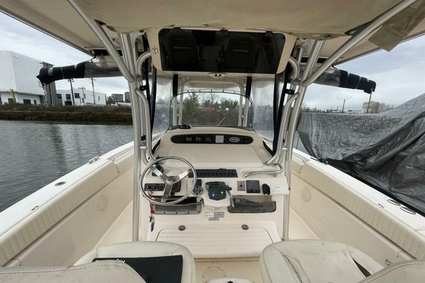 2006 Grady-White 306 Bimini