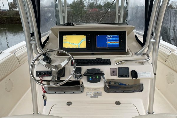 2006 Grady-White 306 Bimini