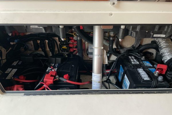 2006 Grady-White 306 Bimini