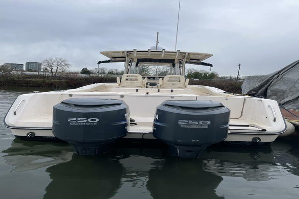 2006 Grady-White 306 Bimini