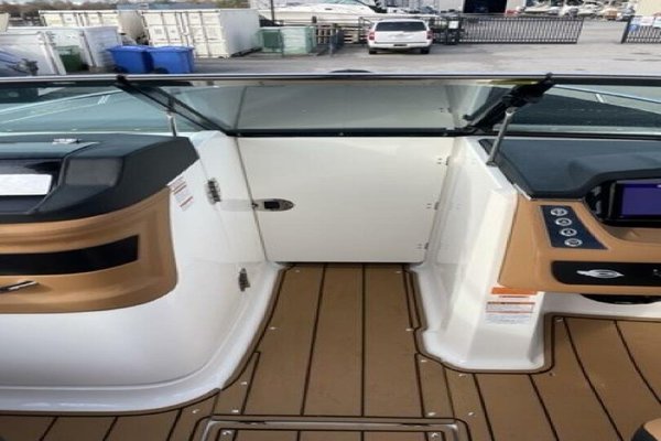 2023 Chaparral 250 OSX