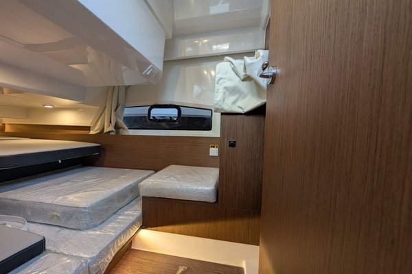 2023 Jeanneau NC 1095 FLY