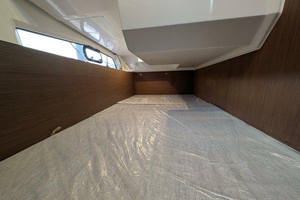 2023 Jeanneau NC 1095 FLY