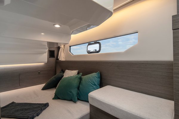 2027 Jeanneau NC 895 S2