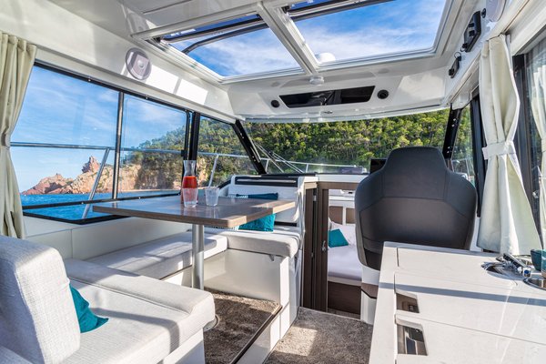 2027 Jeanneau NC 895 S2