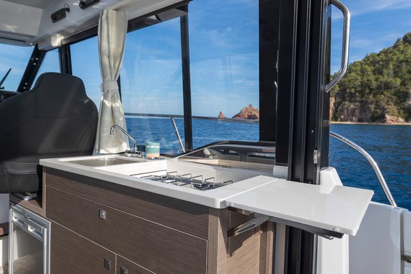2027 Jeanneau NC 895 S2