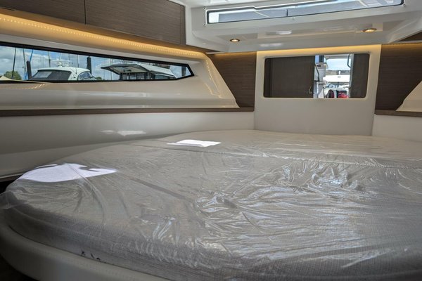 2027 Jeanneau NC 895 S2