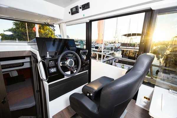 2027 Jeanneau NC 895 Sport S2