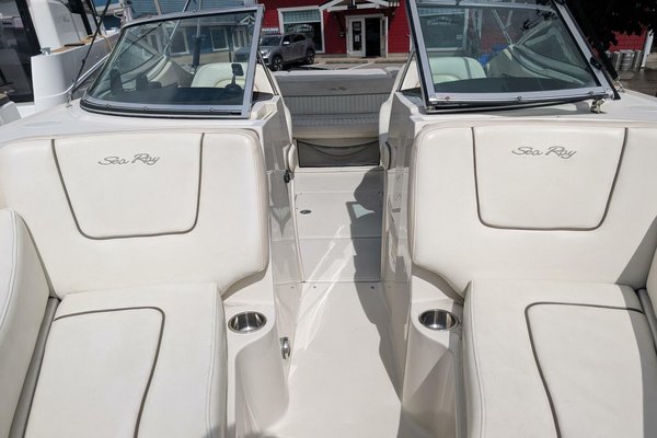 2008 Sea Ray 230 Select