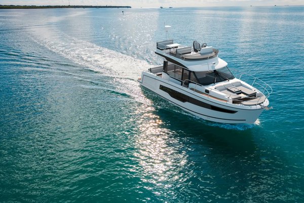 2027 Jeanneau NC 1095 Fly S2