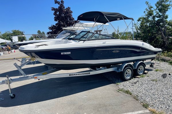 2021 Sea Ray SPX 210