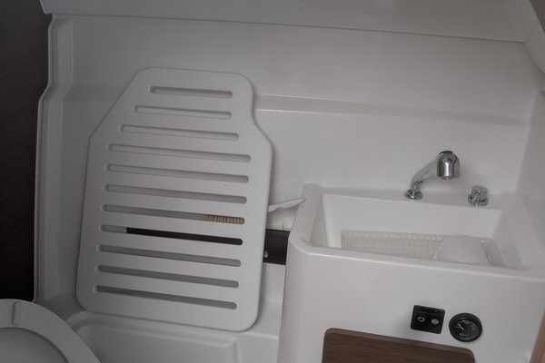 2022 Jeanneau NC 795 S2 