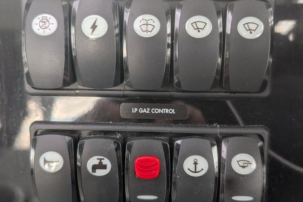 2022 Jeanneau NC 795 S2 