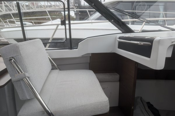 2022 Jeanneau NC 795 S2 