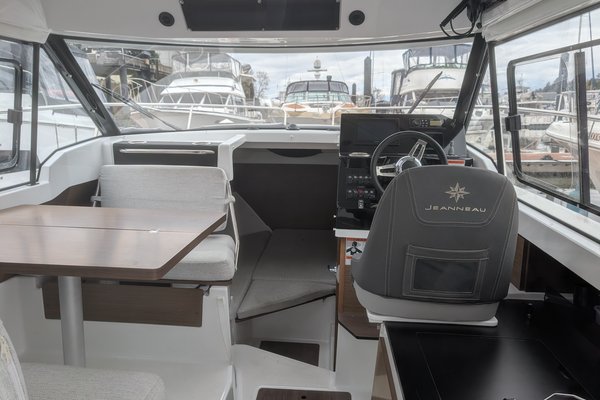 2022 Jeanneau NC 795 S2 