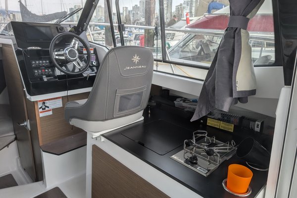 2022 Jeanneau NC 795 S2 