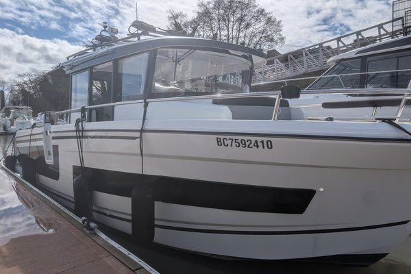 2021 Jeanneau 895 Sport
