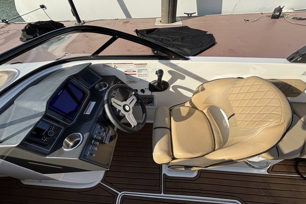 2023 Bayliner VR6 