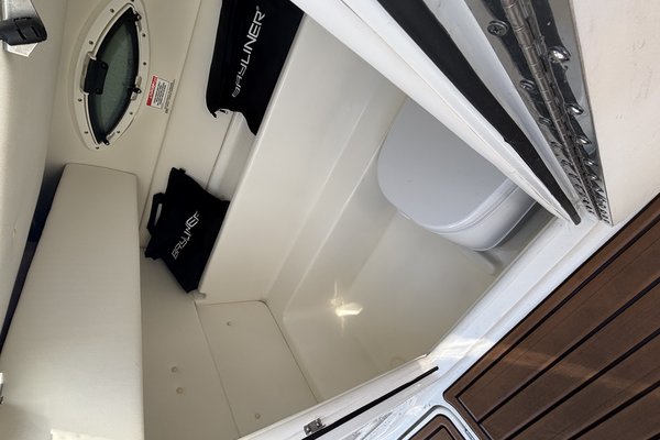 2023 Bayliner VR6 