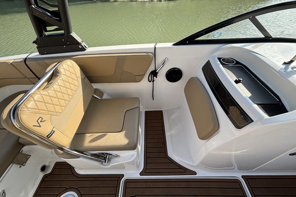 2023 Bayliner VR6 