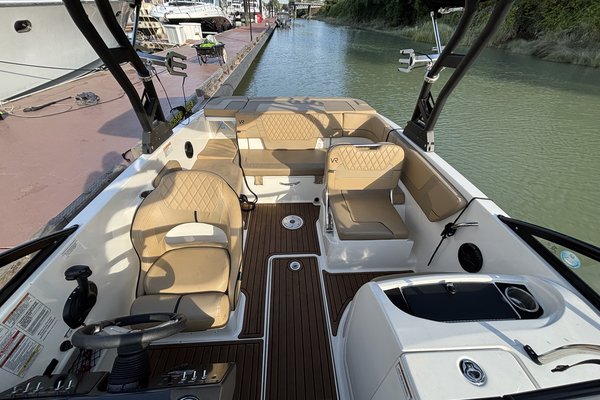 2023 Bayliner VR6 